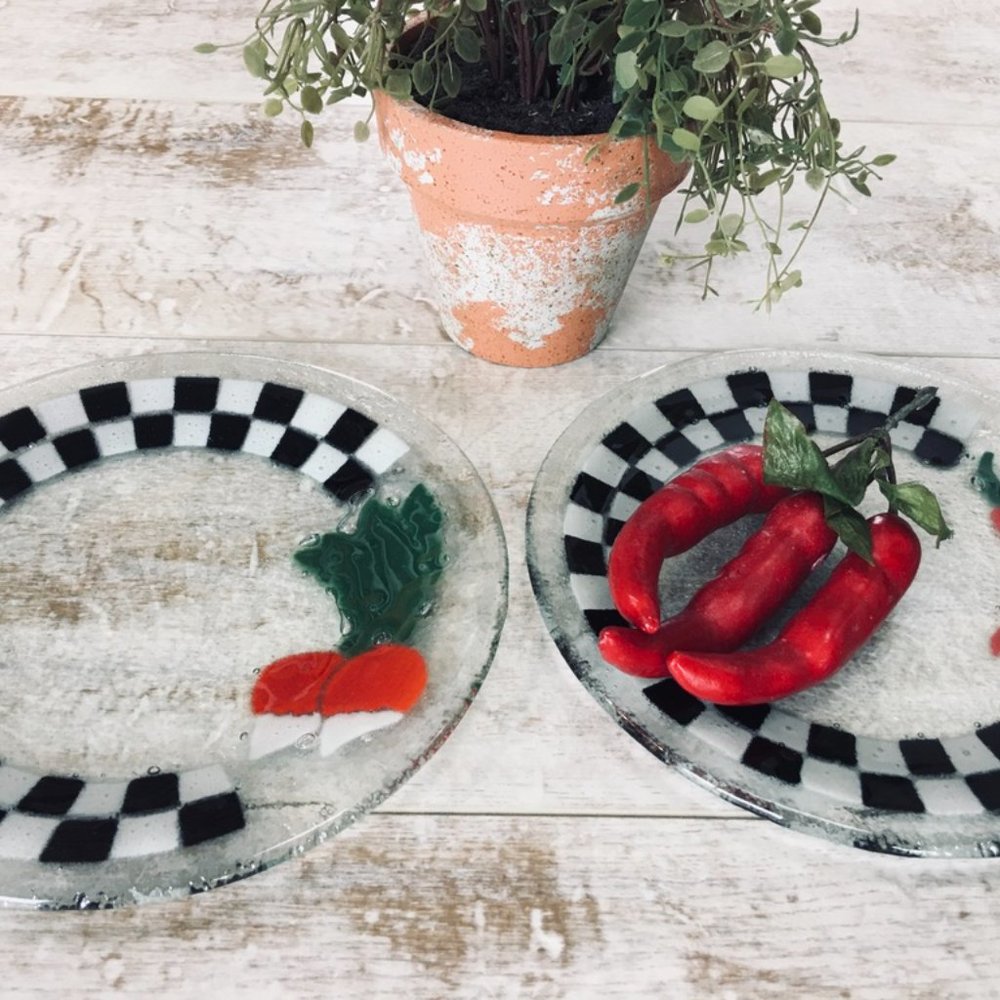 FIRM! RARE VINTAGE Peggy Karr Checkerboard Radish & Pepper Plates (2)